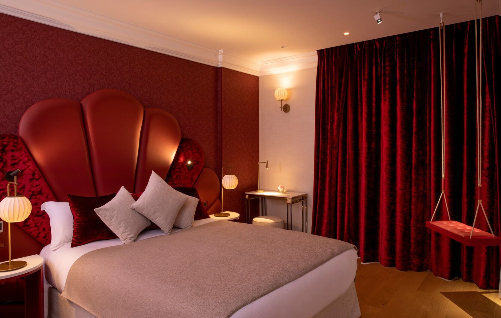 Chambre_ExecutivePassion_1_Parisj_AdoreHotel&spa_slider